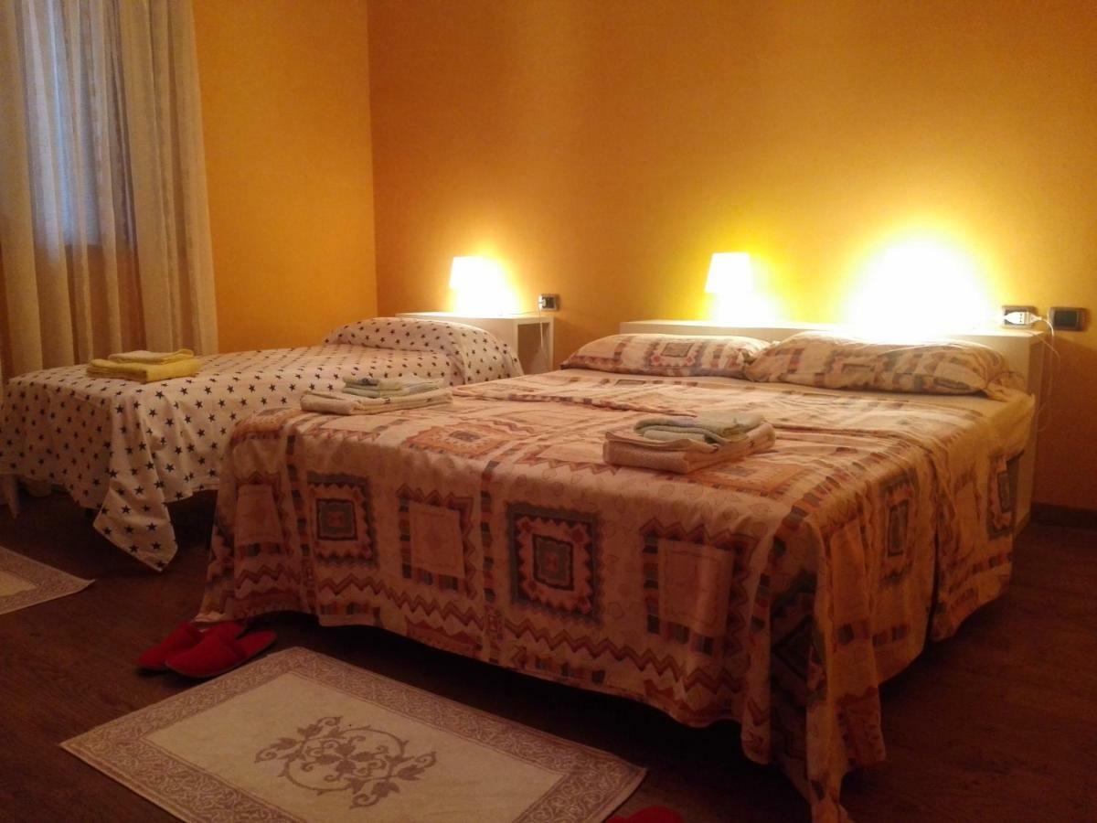 B&B Villa Claudia Лавена-Понте-Треза Екстер'єр фото