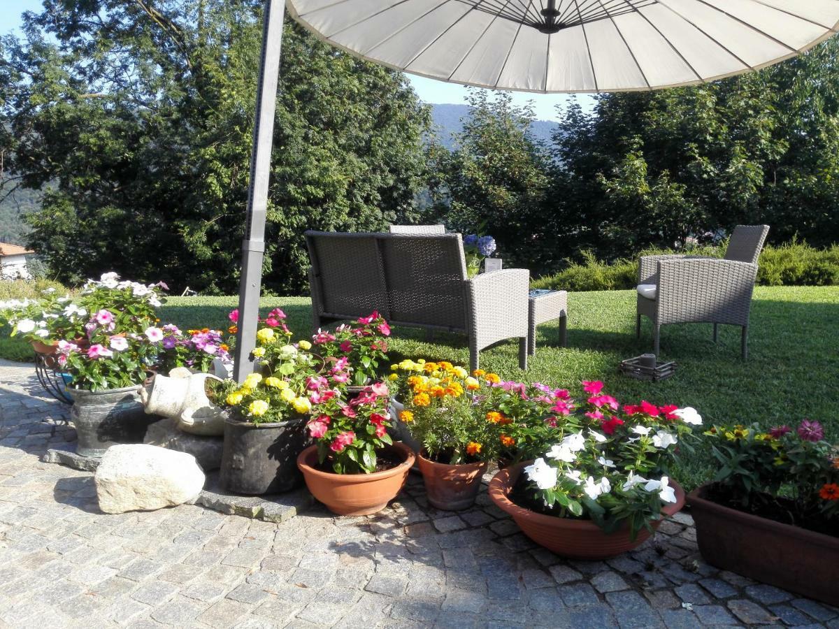 B&B Villa Claudia Лавена-Понте-Треза Екстер'єр фото